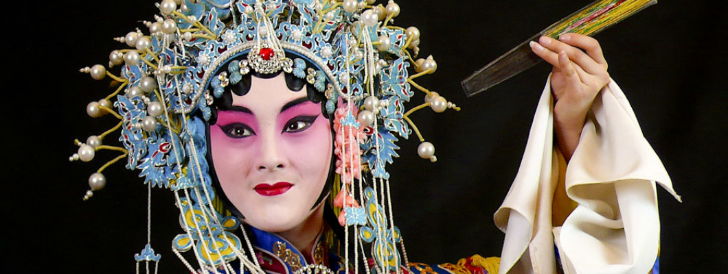 Từ xa xưa ngọc trai đã được coi như là một bảo bối làm trắng không thể tách rời của chị em phụ nữ trong công cuộc làm đẹp. Từ xa xưa ngọc trai đã được coi như là một bảo bối làm trắng không thể tách rời của chị em phụ nữ trong công cuộc làm đẹp.