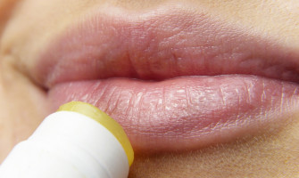 Mẹo chăm sóc dưỡng môi