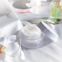 món quà miễn phí Mặt nạ vô hình【HiQ Beauty】Ocean Re-New Kem dưỡng da cổ điển nhung trắng